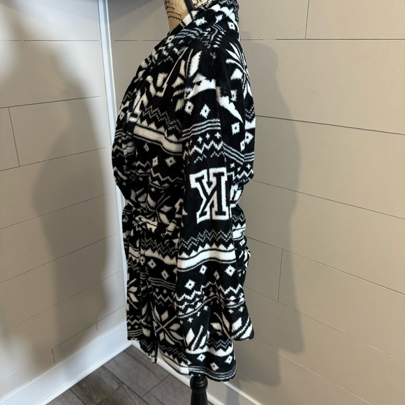 PINK by Victoria's Secret Fair Isle Robe - Medium / Large - Picture 2 of 5